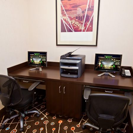 Holiday Inn Louisville Airport - Fair/Expo, An Ihg Hotel Ngoại thất bức ảnh